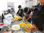 TALLER MASTER CHEF JUNIOR DESAYUNOS SALUDABLES.Durante las vacaciones de navidad, los niños y niñas han acudido a la Asociación a realizar diferentes actividades, entre ellas el taller de cocina saludable hecha por ellos y ellas mismas.